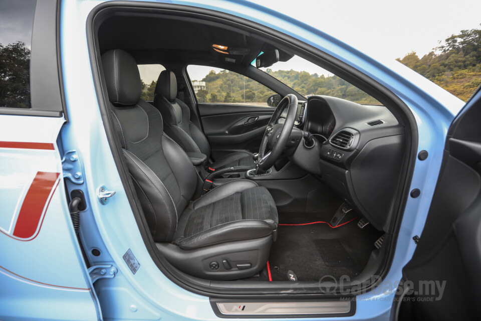 Hyundai i30 N PD (2019) Interior