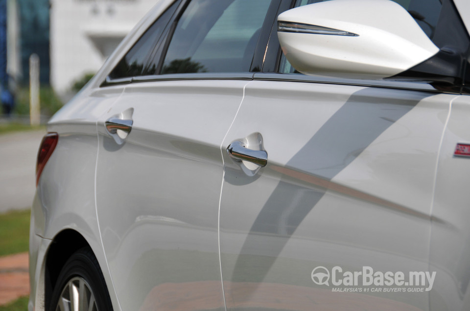 Hyundai Sonata YF Facelift (2013) Exterior