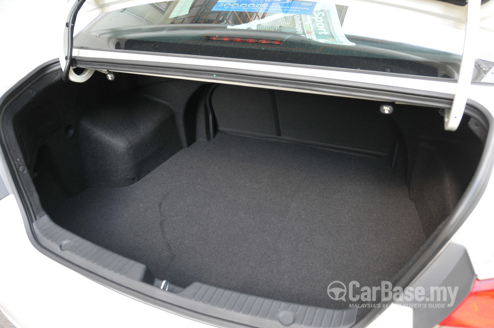 Hyundai Sonata YF Facelift (2013) Interior