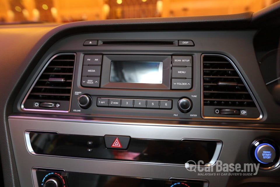 Hyundai Sonata LF (2014) Interior