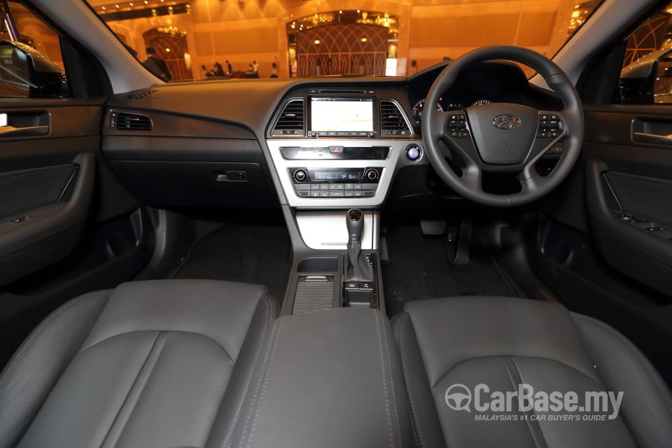 Hyundai Sonata LF (2014) Interior