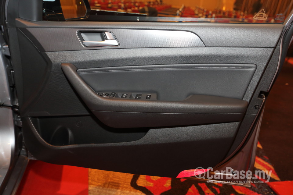 Hyundai Sonata LF (2014) Interior