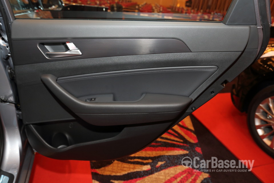 Hyundai Sonata LF (2014) Interior