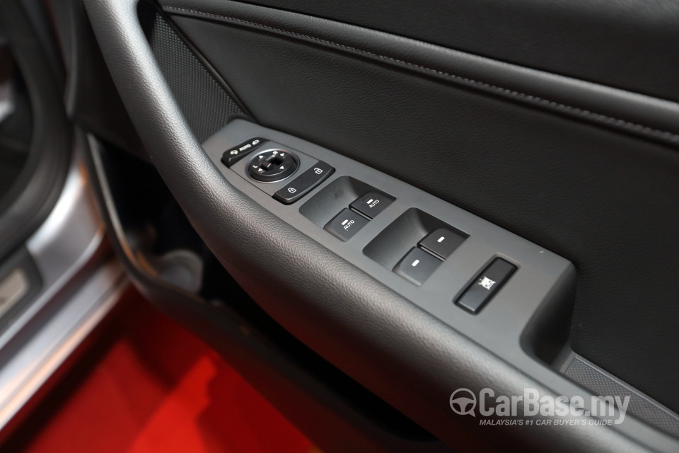Hyundai Sonata LF (2014) Interior
