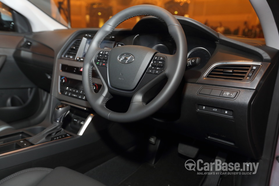 Hyundai Sonata LF (2014) Interior