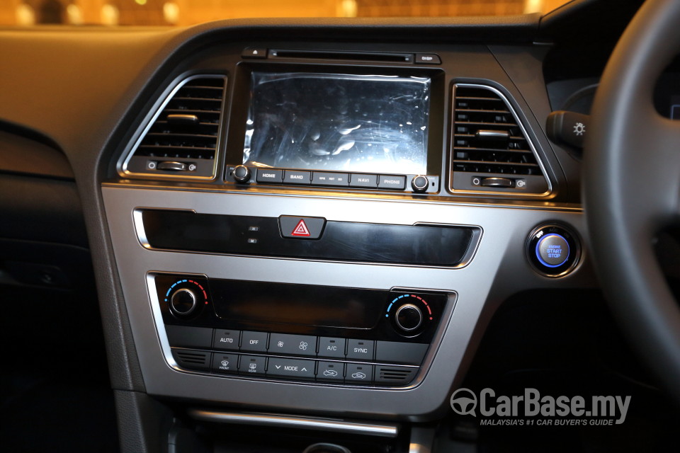 Hyundai Sonata LF (2014) Interior