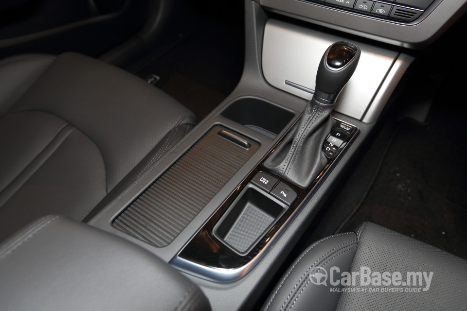 Hyundai Sonata LF (2014) Interior