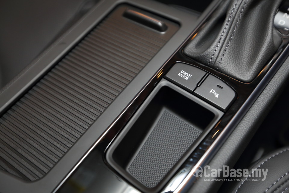 Hyundai Sonata LF (2014) Interior