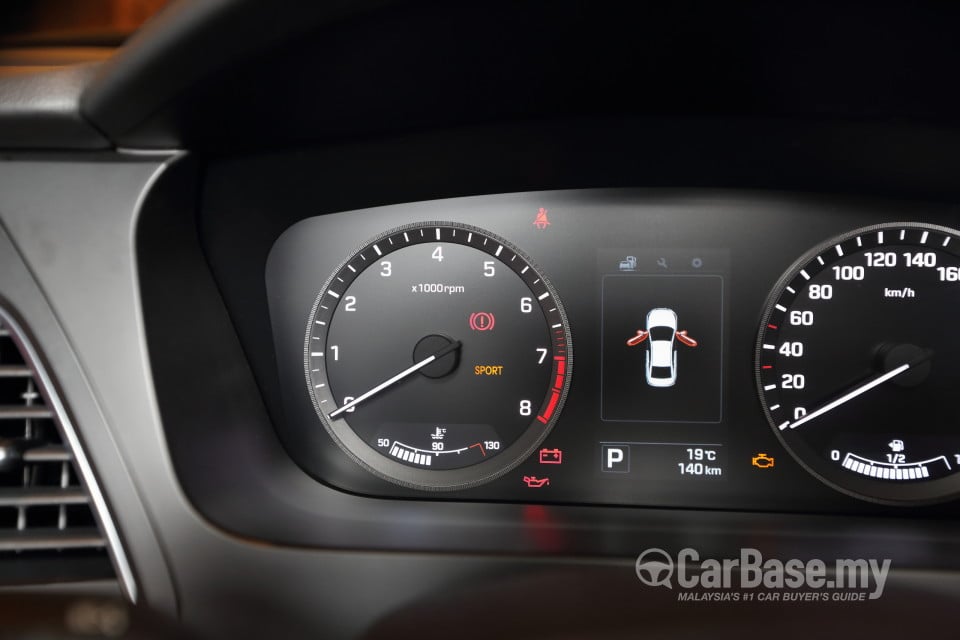 Hyundai Sonata LF (2014) Interior