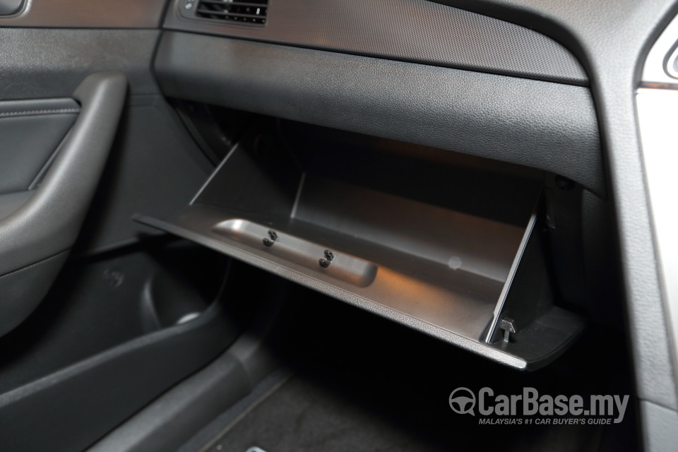 Hyundai Sonata LF (2014) Interior