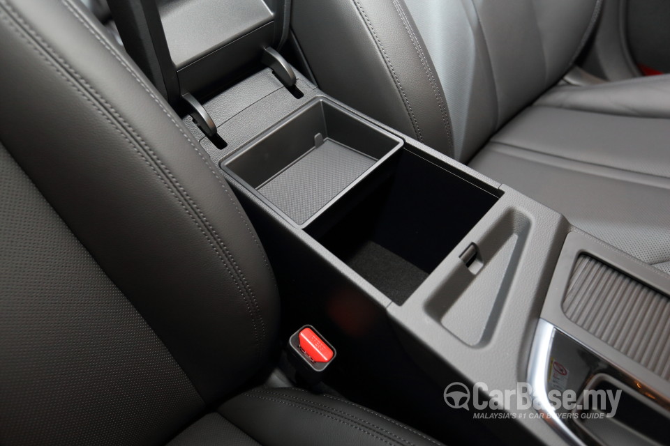 Hyundai Sonata LF (2014) Interior