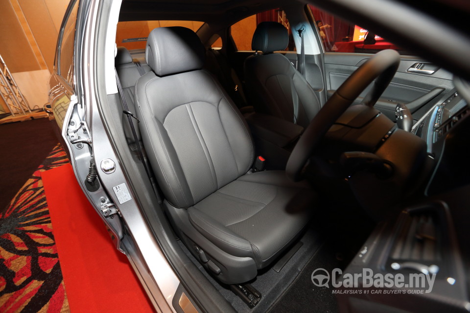 Hyundai Sonata LF (2014) Interior
