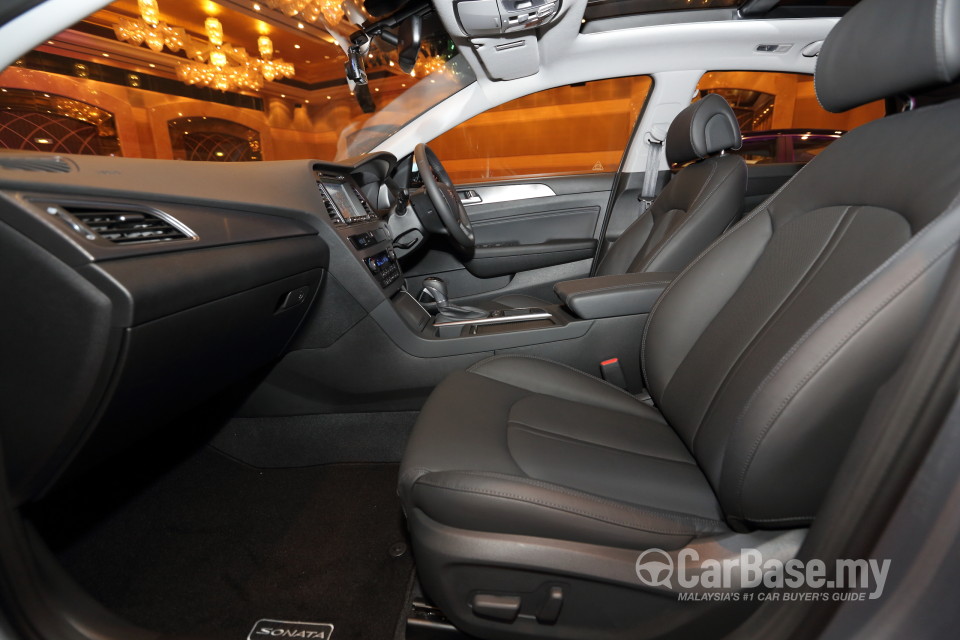 Hyundai Sonata LF (2014) Interior