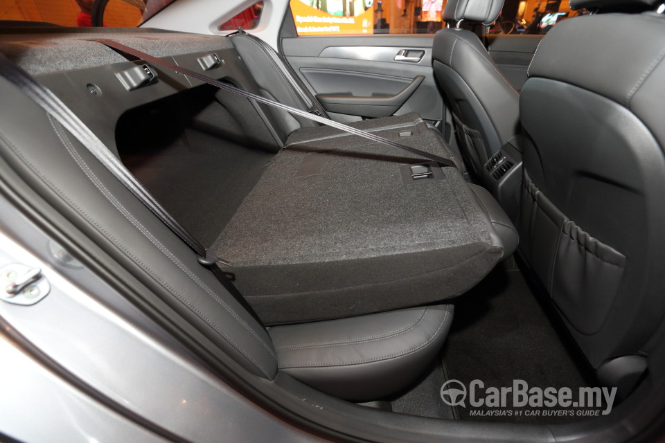Hyundai Sonata LF (2014) Interior