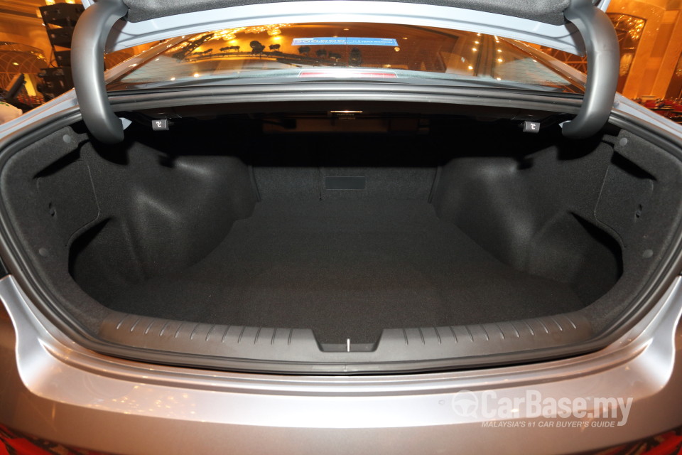 Hyundai Sonata LF (2014) Interior