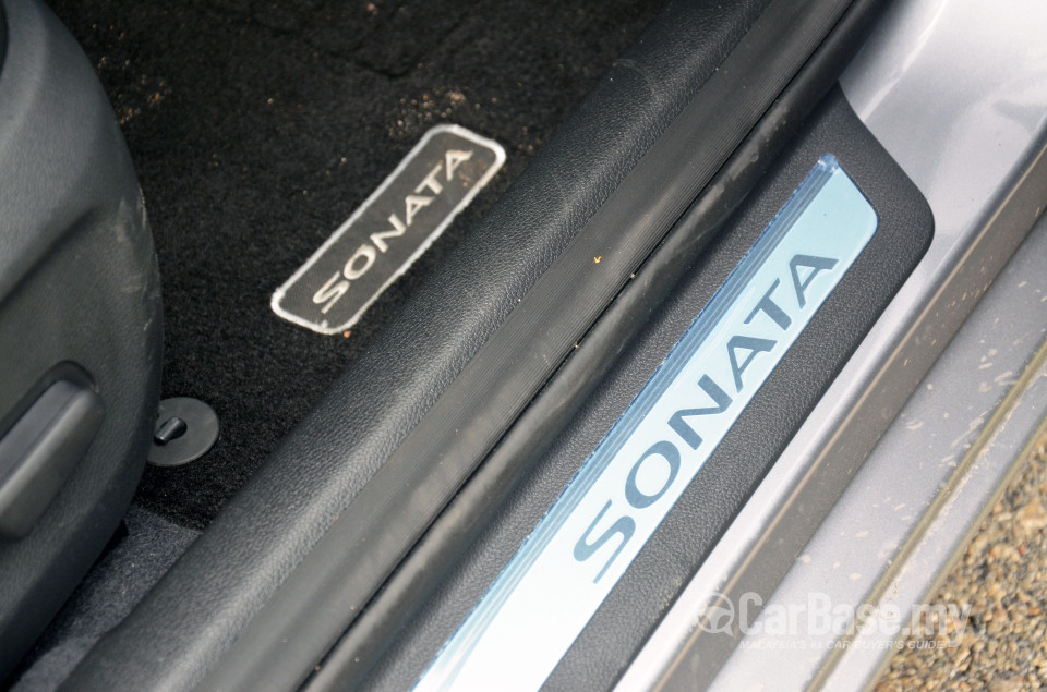 Hyundai Sonata LF (2014) Interior