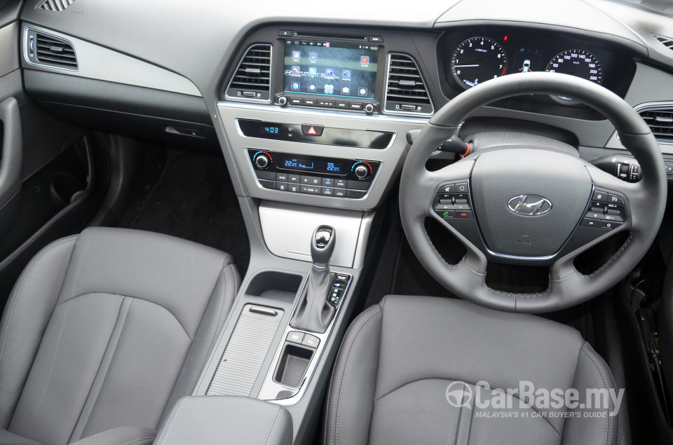 Hyundai Sonata LF (2014) Interior