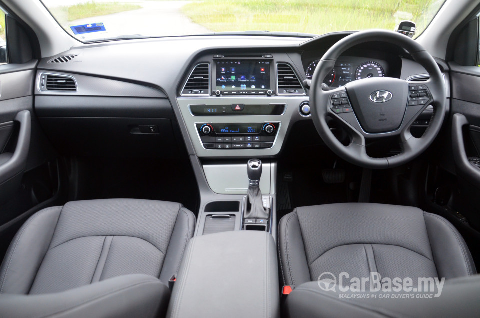 Hyundai Sonata LF (2014) Interior