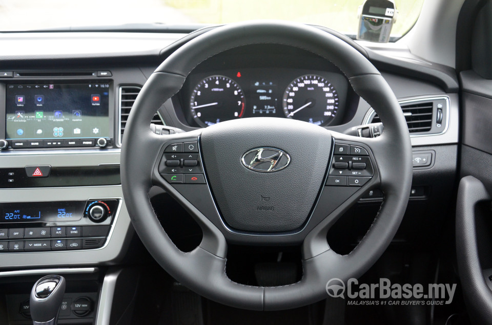 Hyundai Sonata LF (2014) Interior