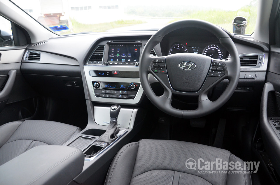 Hyundai Sonata LF (2014) Interior