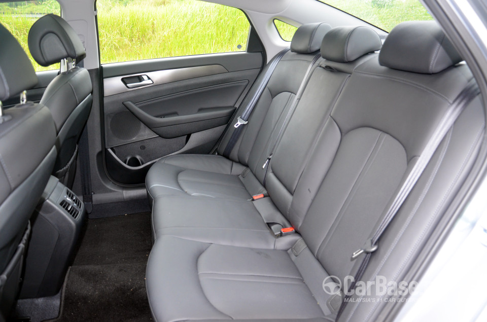 Hyundai Sonata LF (2014) Interior