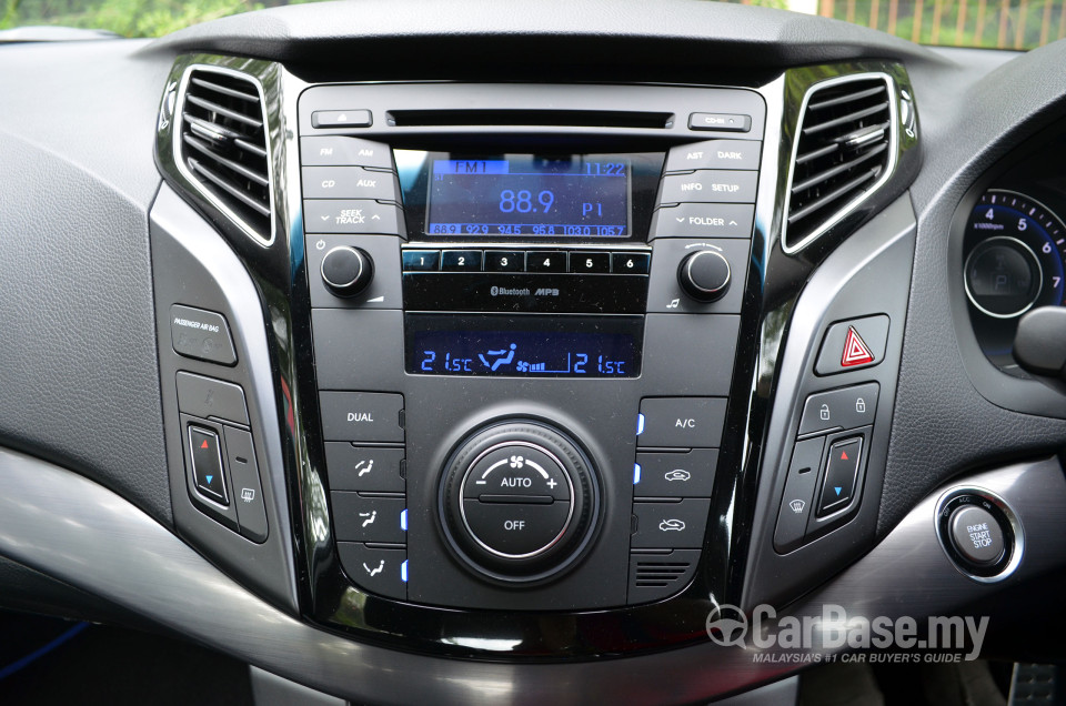 Hyundai i40 Sedan VF (2013) Interior