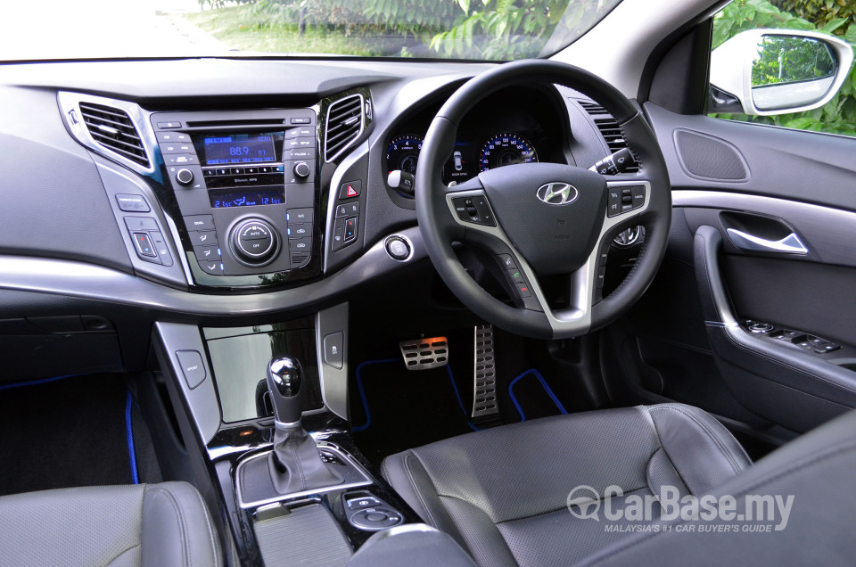 Hyundai i40 Sedan VF (2013) Interior