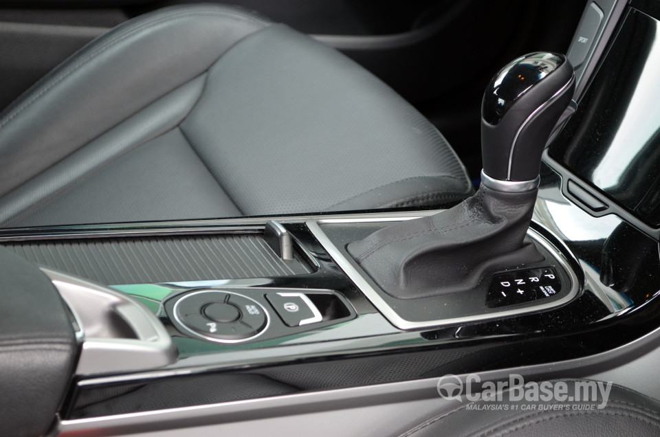 Hyundai i40 Sedan VF (2013) Interior