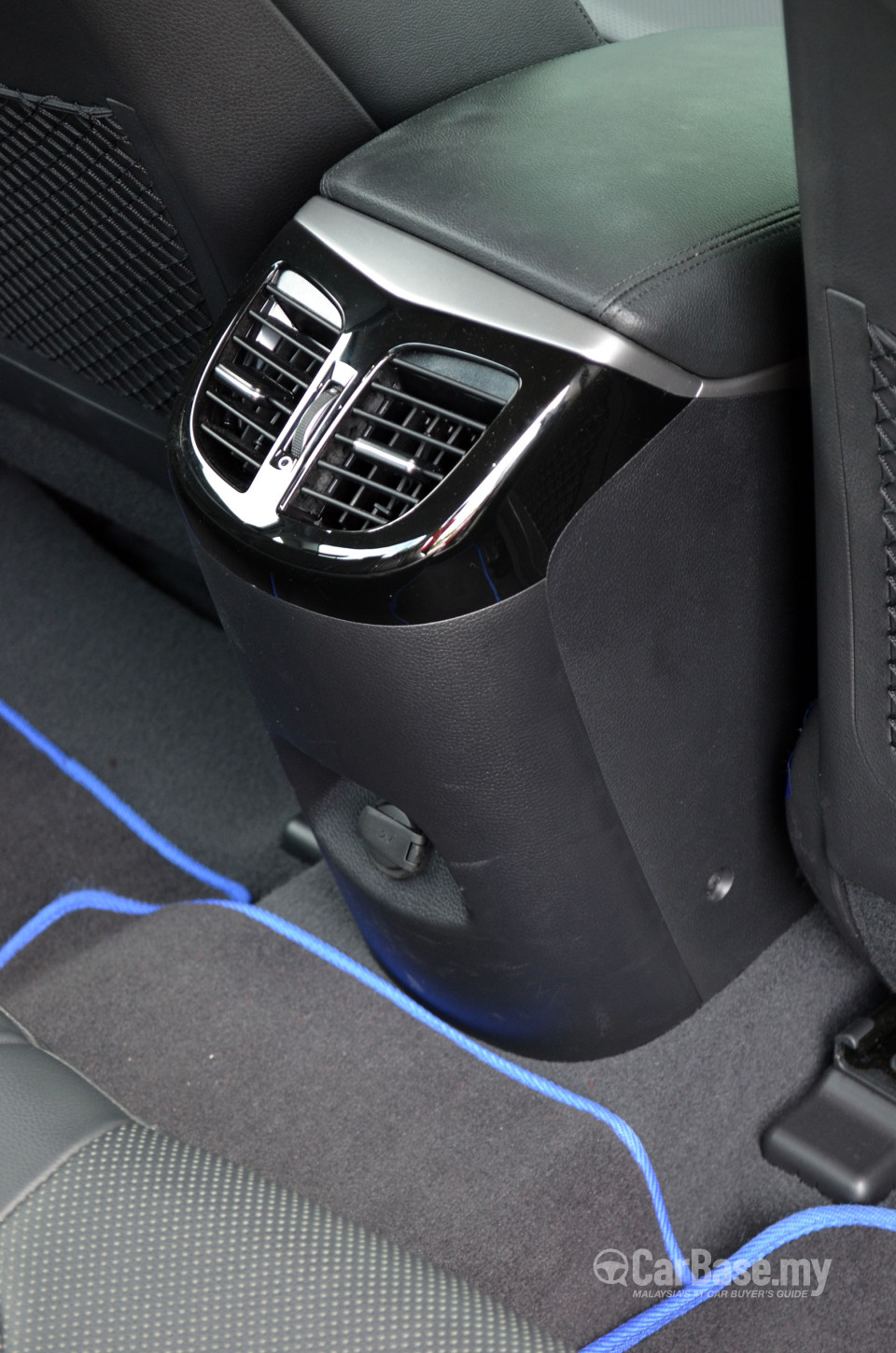 Hyundai i40 Sedan VF (2013) Interior