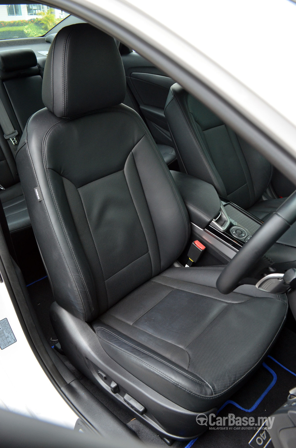 Hyundai i40 Sedan VF (2013) Interior