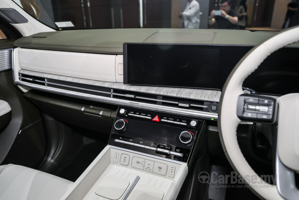 Hyundai Santa Fe MX5 (2025) Interior