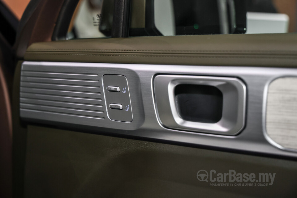 Hyundai Santa Fe MX5 (2025) Interior