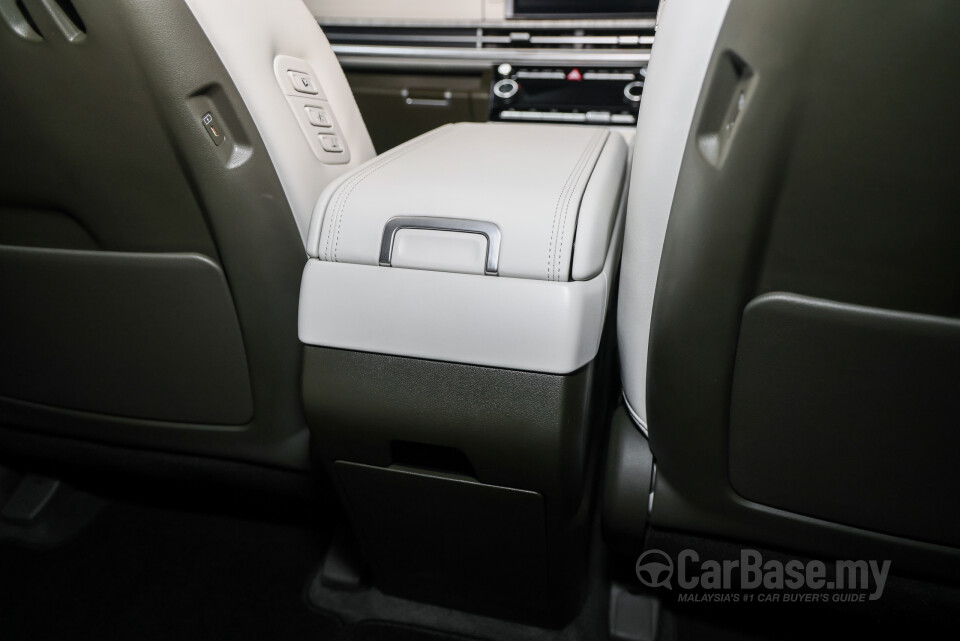 Hyundai Santa Fe MX5 (2025) Interior