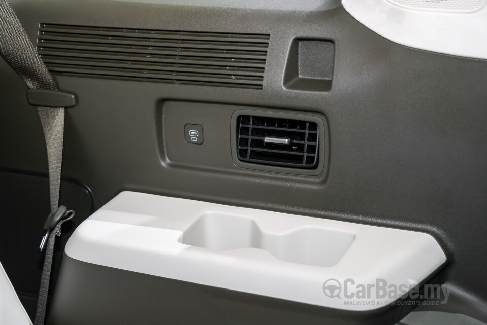 Hyundai Santa Fe MX5 (2025) Interior
