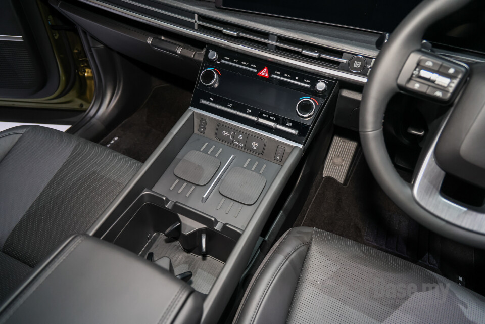 Hyundai Santa Fe MX5 (2025) Interior