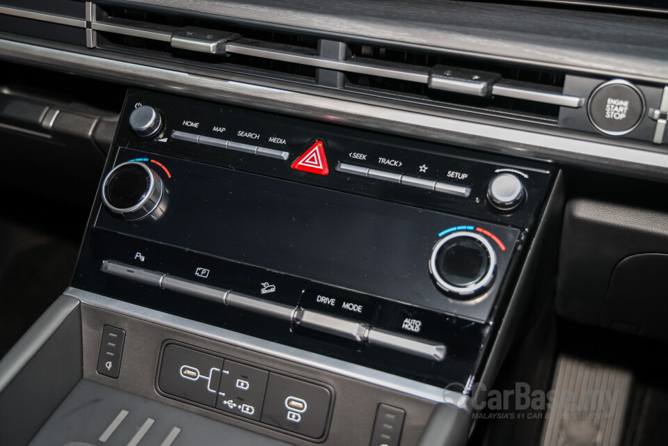 Hyundai Santa Fe MX5 (2025) Interior