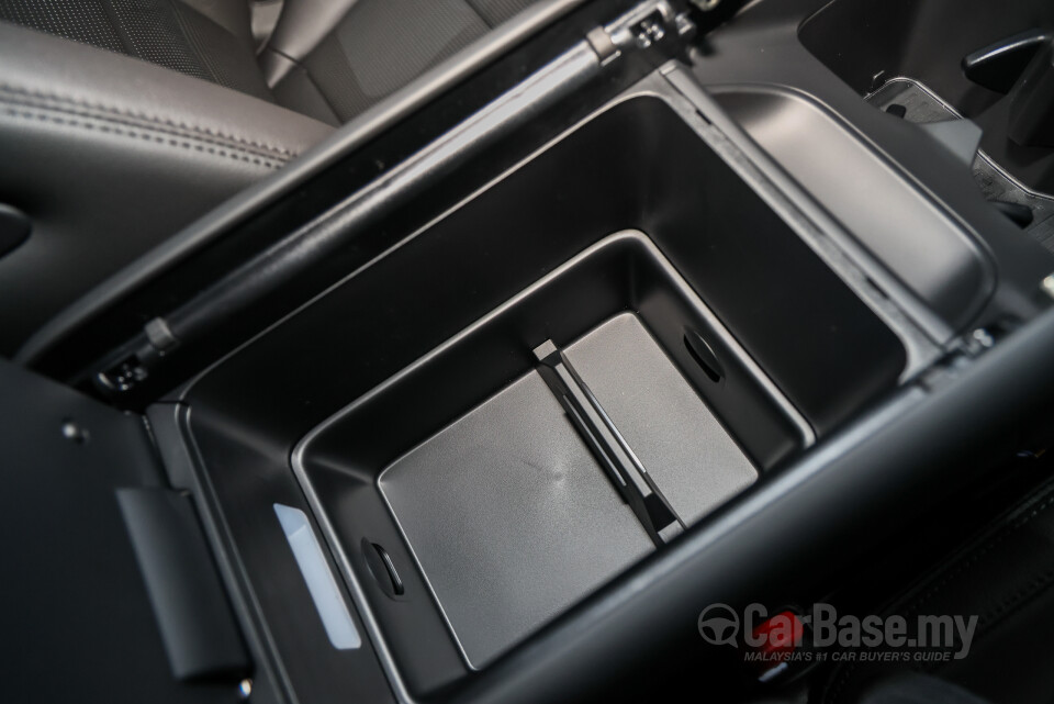 Hyundai Santa Fe MX5 (2025) Interior