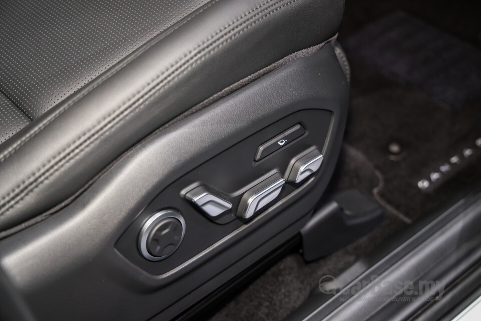 Hyundai Santa Fe MX5 (2025) Interior