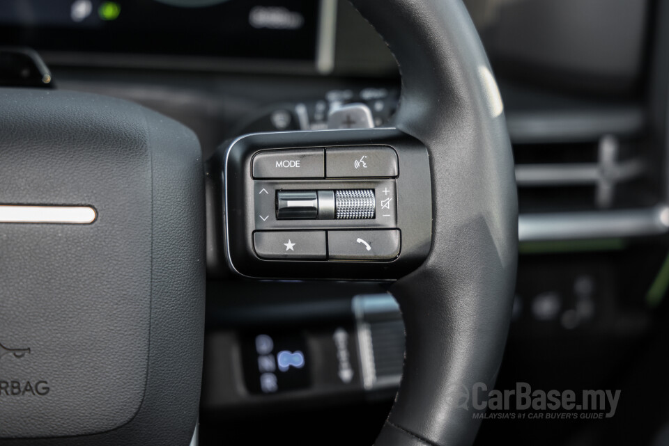 Hyundai Santa Fe MX5 (2025) Interior
