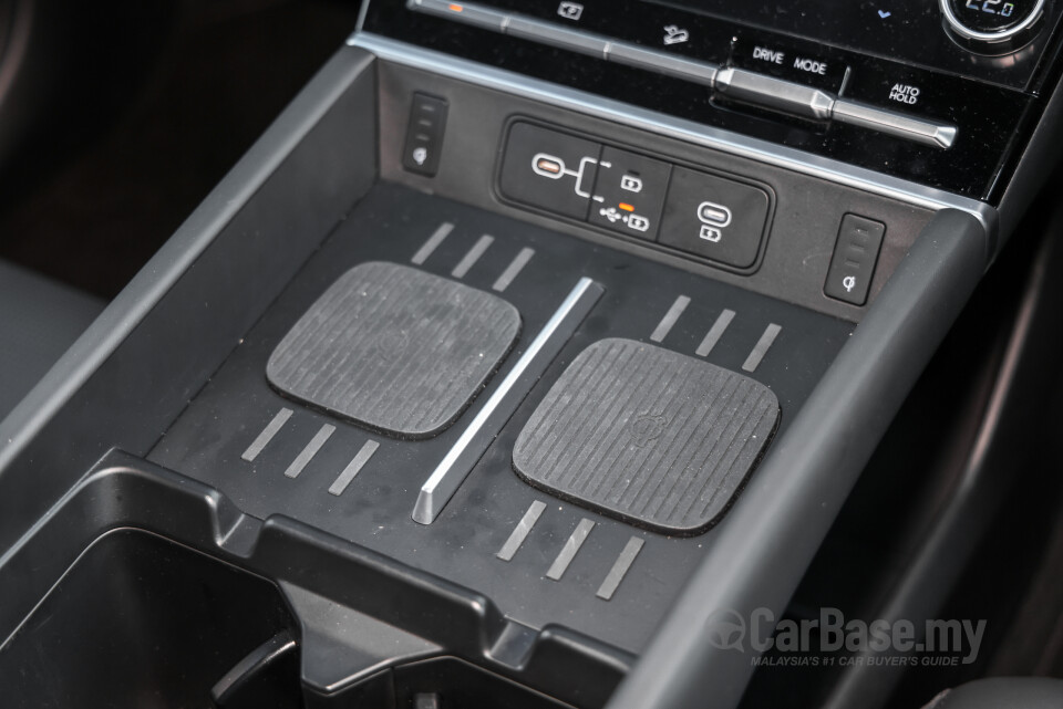 Hyundai Santa Fe MX5 (2025) Interior