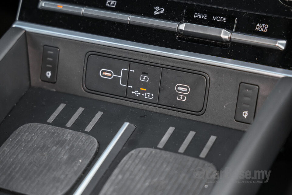 Hyundai Santa Fe MX5 (2025) Interior
