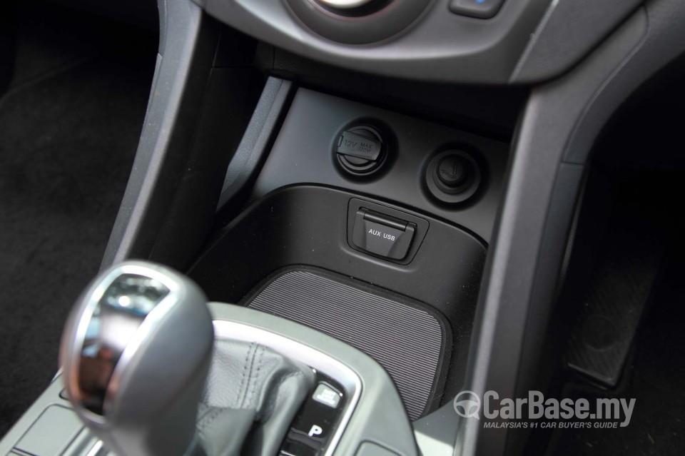Hyundai Santa Fe DM (2013) Interior