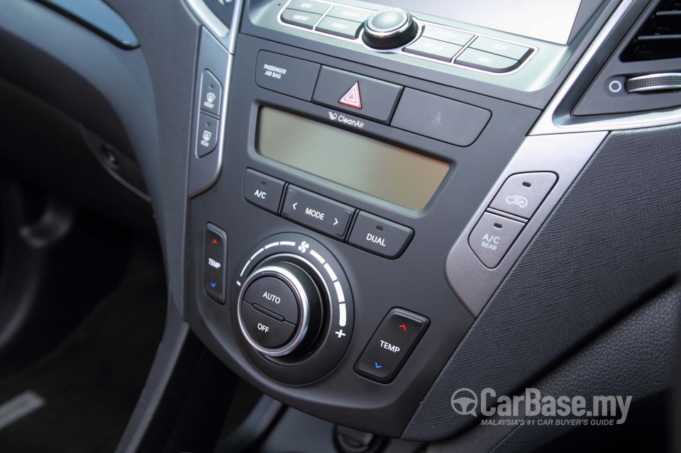 Hyundai Santa Fe DM (2013) Interior