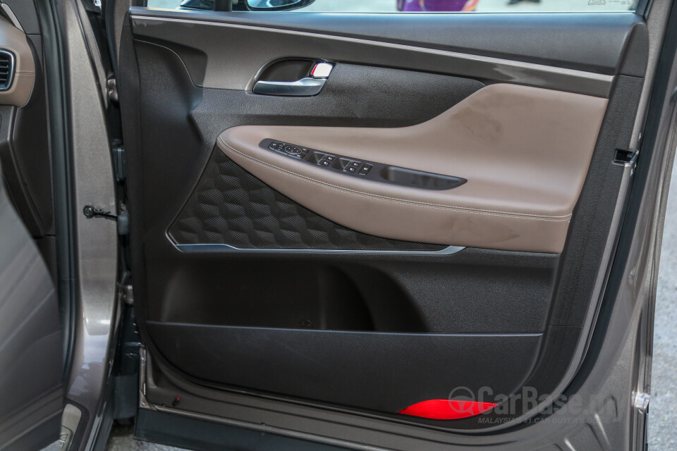 Proton Exora Mk1 RC (2019) Interior