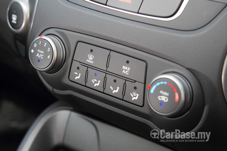 Hyundai Tucson Mk2 Facelift (2013) Interior