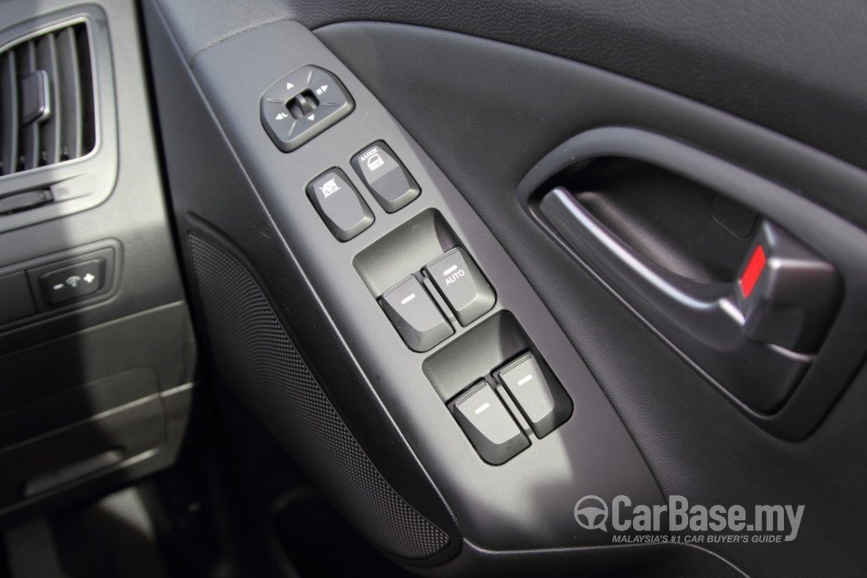 Hyundai Tucson Mk2 Facelift (2013) Interior
