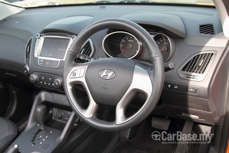 Hyundai Tucson Mk2 Facelift (2013) Interior