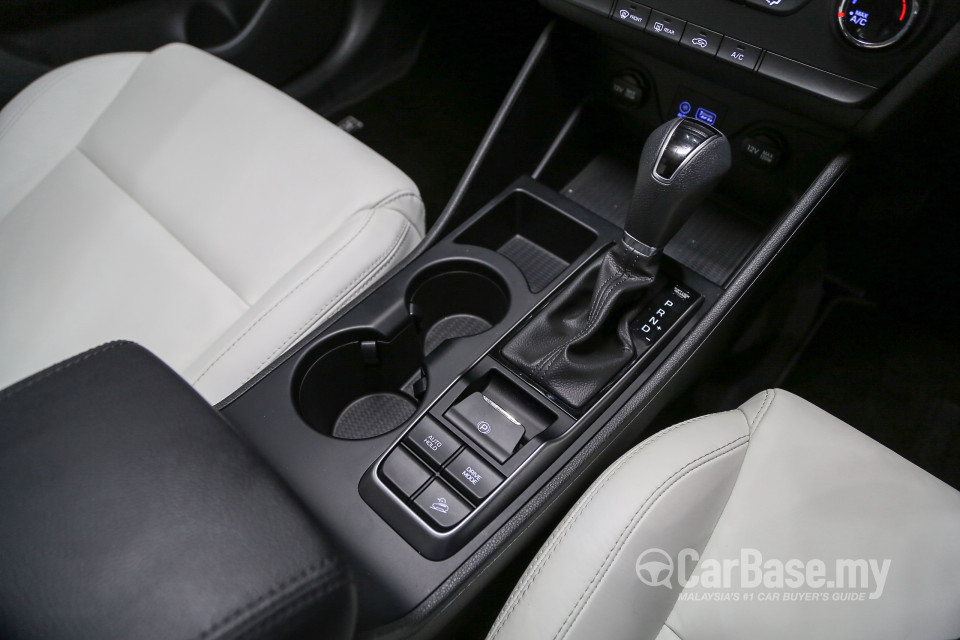 Hyundai Tucson TL (2015) Interior
