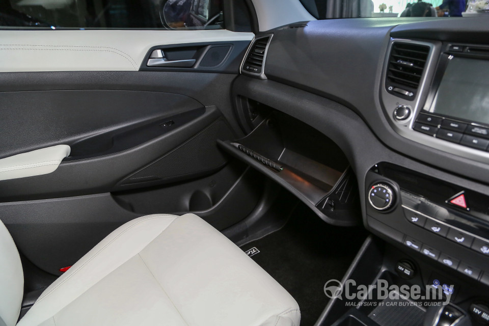Hyundai Tucson TL (2015) Interior