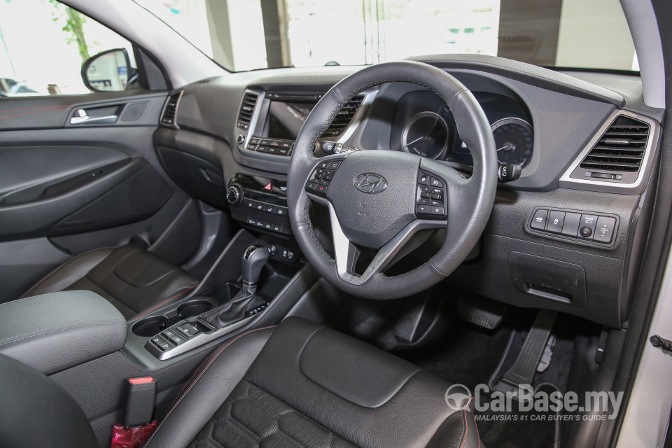 Hyundai Tucson TL (2015) Interior